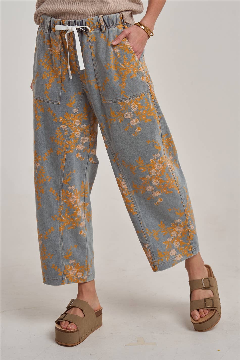 MID RISE FLORAL DENIM JEANS