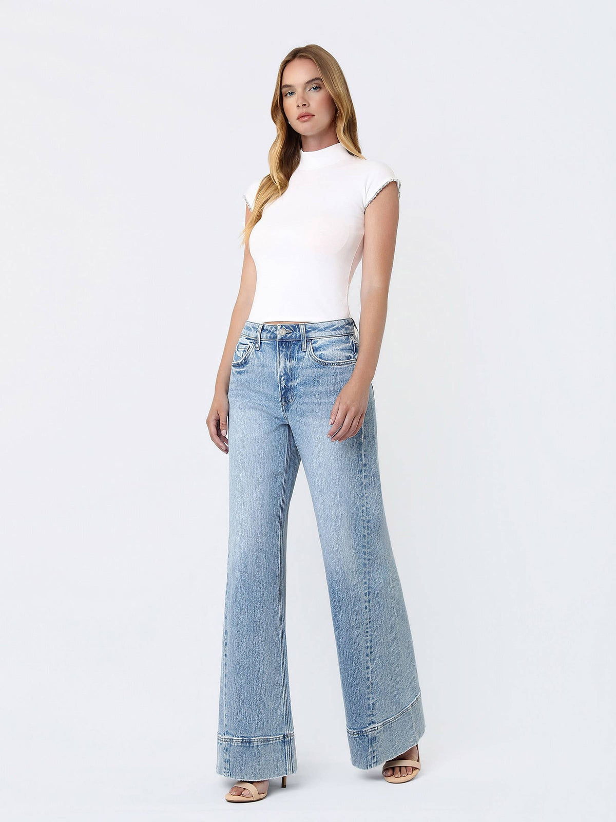 HR BUCKLE WIDE JEANS