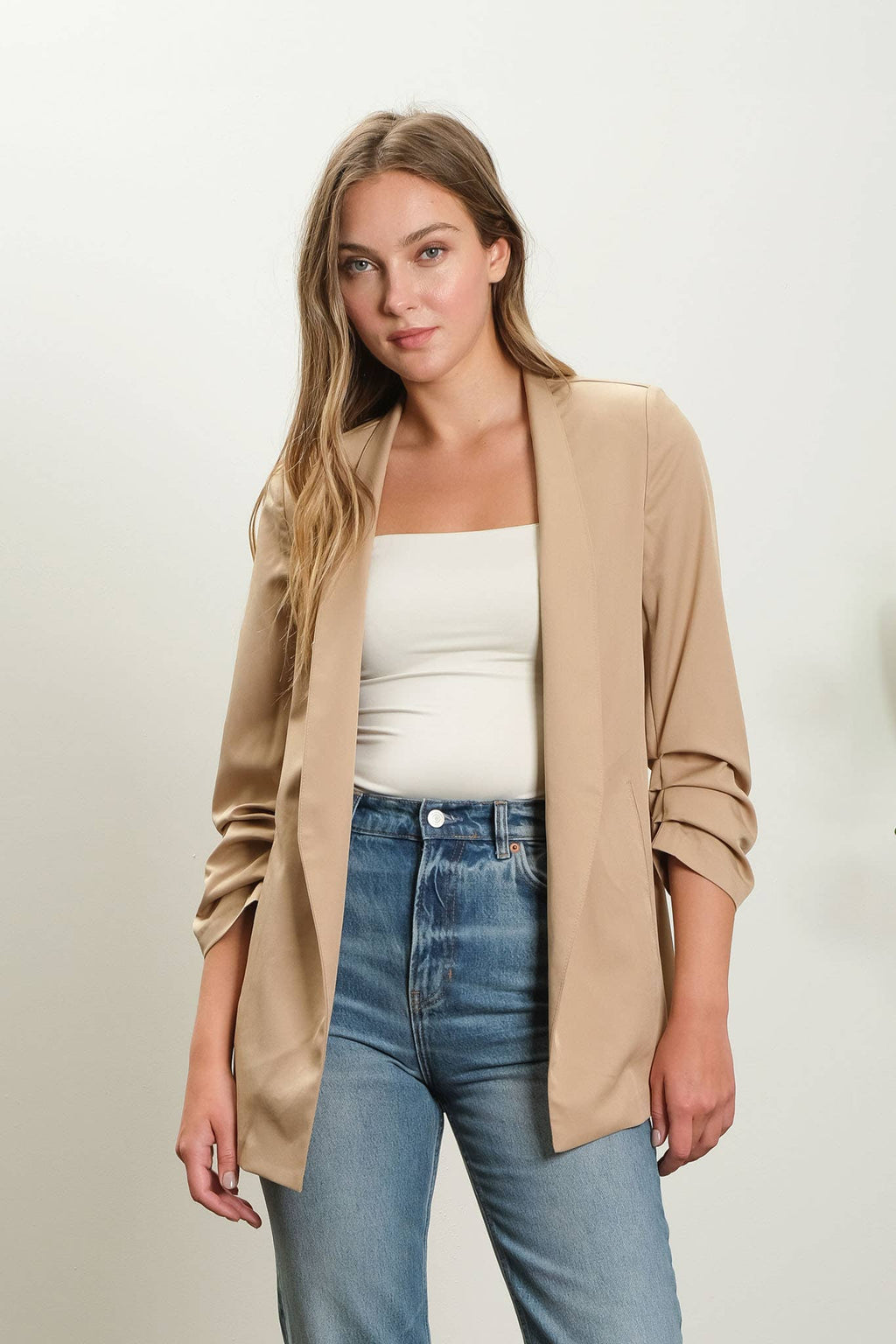 RUCHED SLEEVE BLAZER