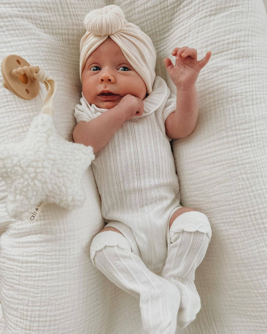 Plush Star Pacifier Holder (White)