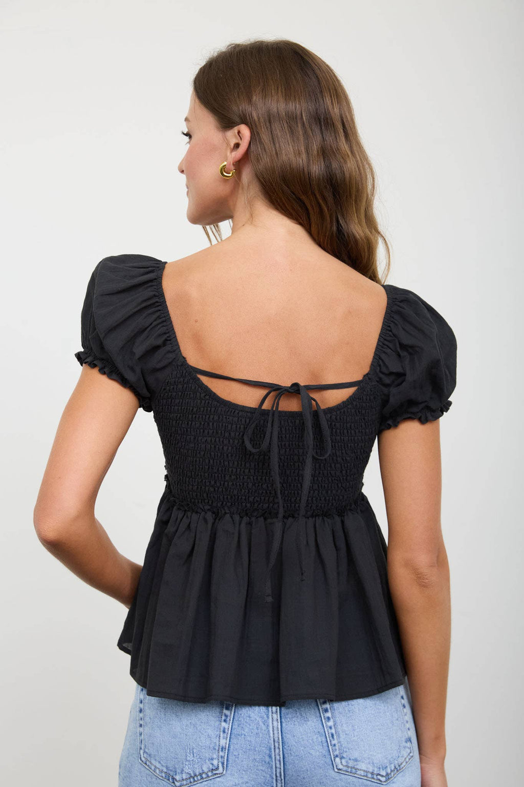 V NECK LACE PUFF SLEEVE TOP