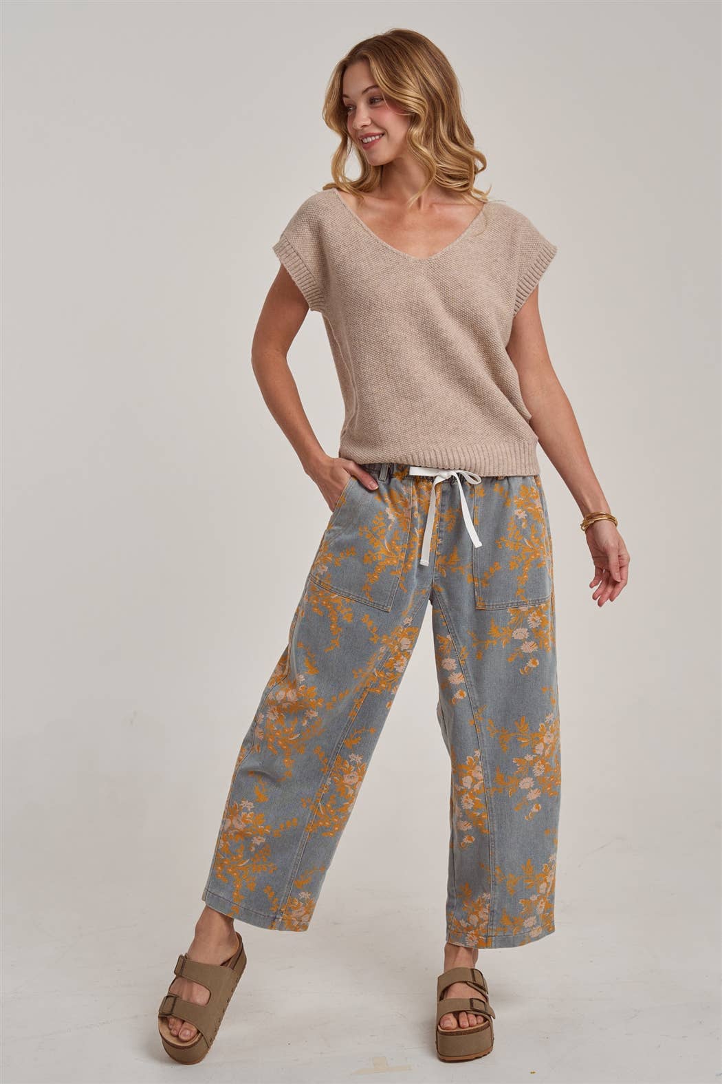 MID RISE FLORAL DENIM JEANS