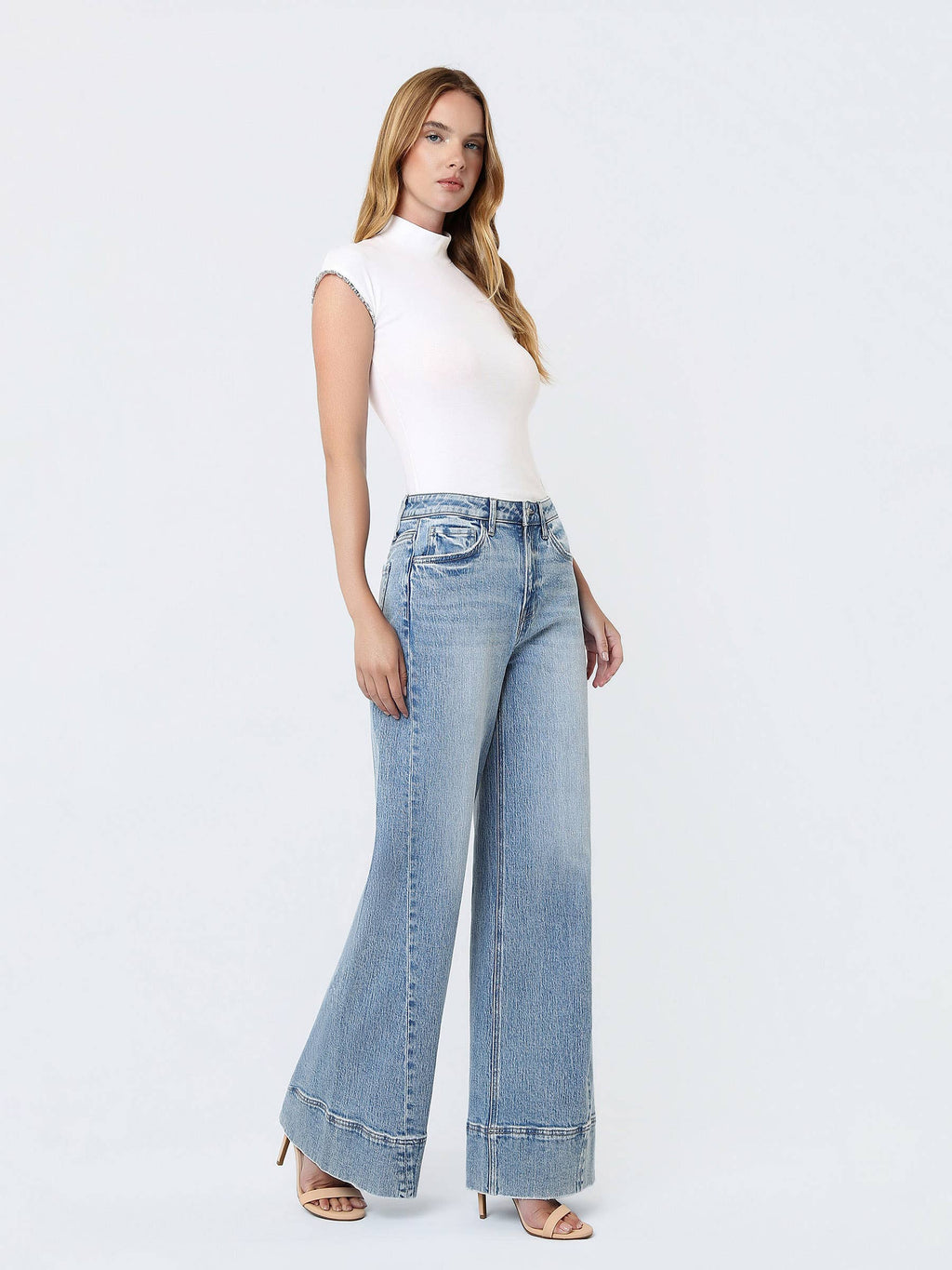 HR BUCKLE WIDE JEANS