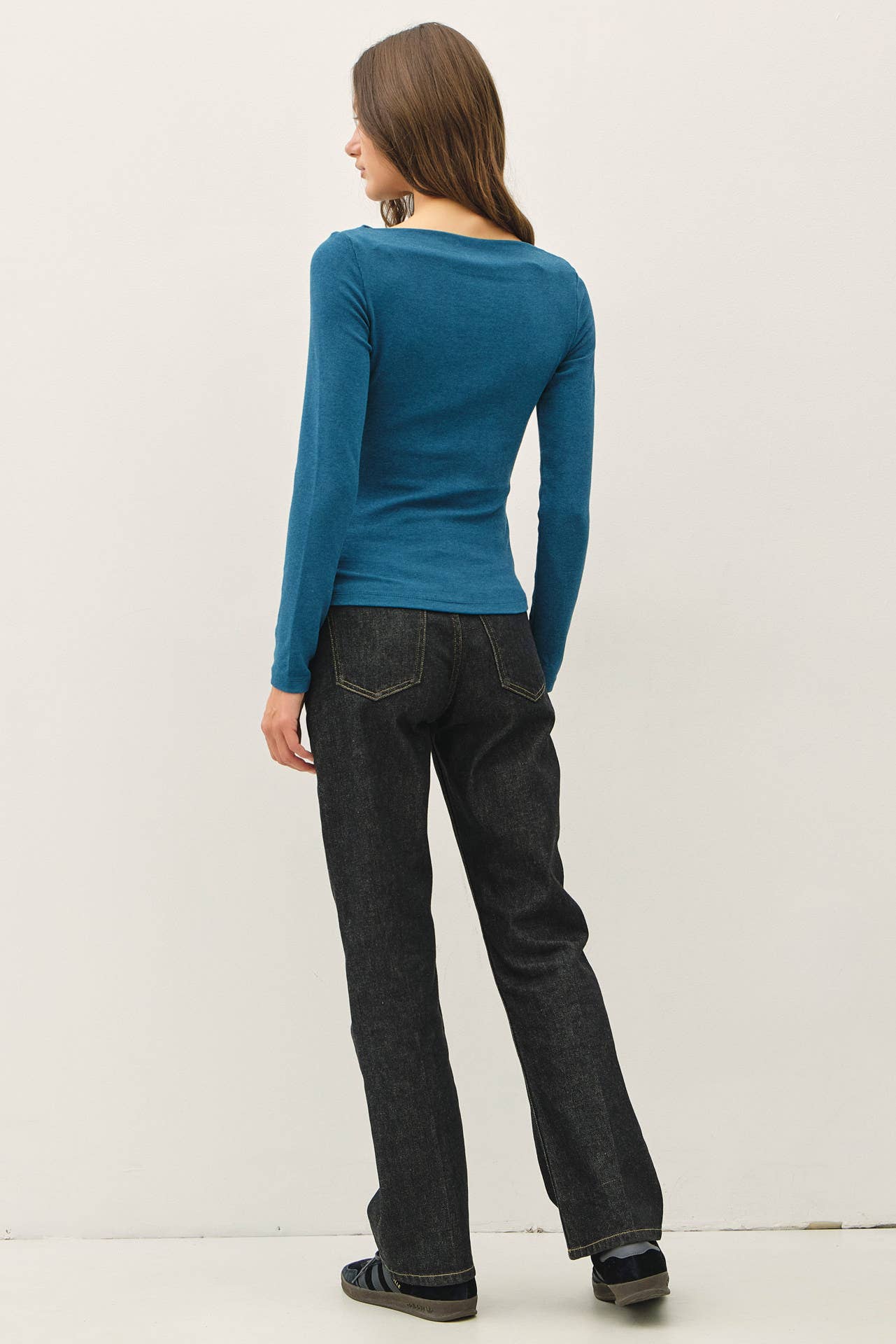 RIBBED BOAT NECK TOP