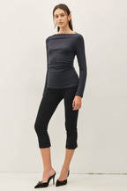 RIBBED BOAT NECK TOP