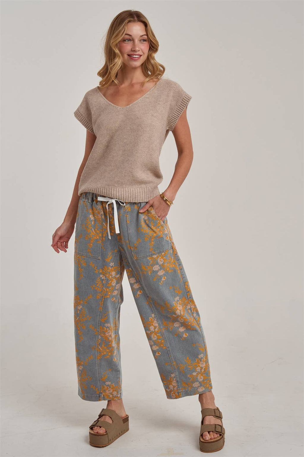 MID RISE FLORAL DENIM JEANS