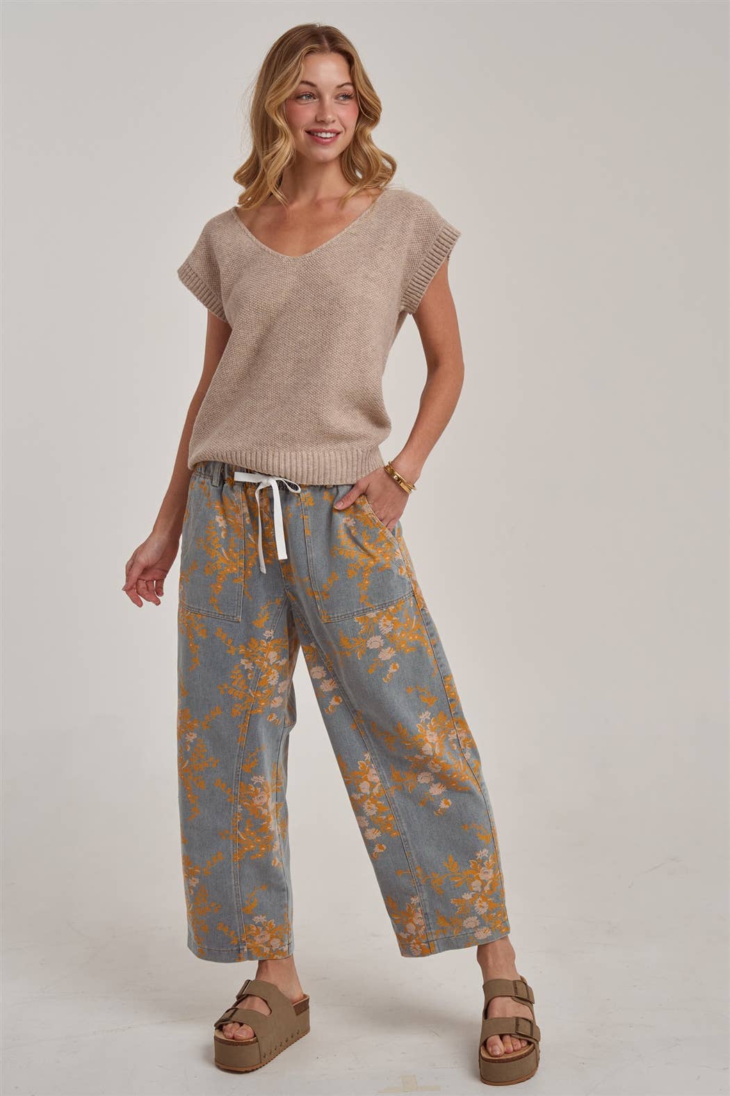 MID RISE FLORAL DENIM JEANS